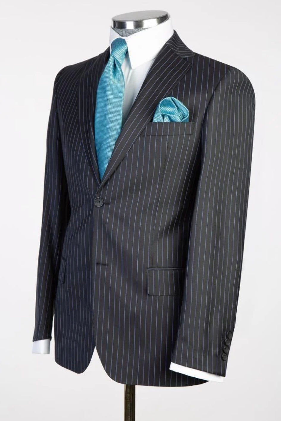 Traje Negro Rayas Bespoke